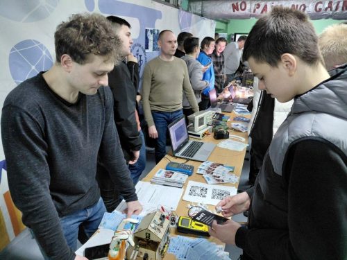 photo 5345978409772848180 y